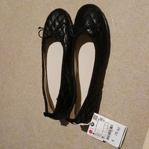 Zara, girls, black, slip ons, size 3.5
